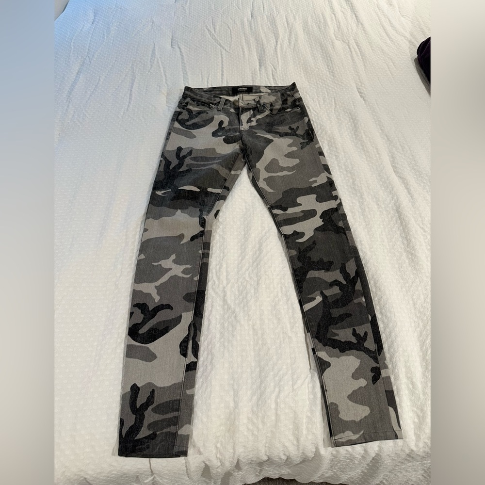Baldwin Jeans - Camo Size 27.  Perfect condition